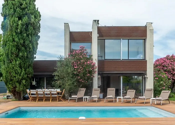 Villa Wine & Roses *